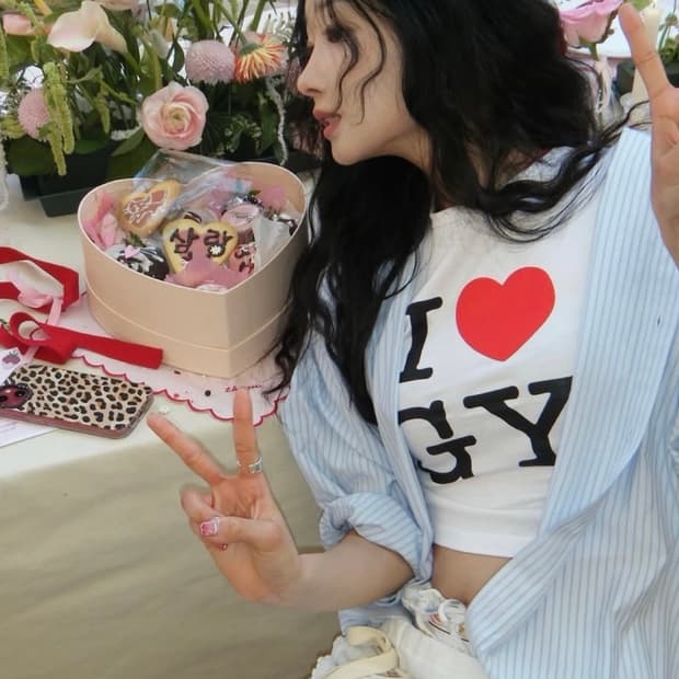 새상품)글로니 GY gy 티셔츠 클래식 glowny 반팔 탑