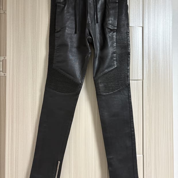 발망 14FW 블랙 가죽바지