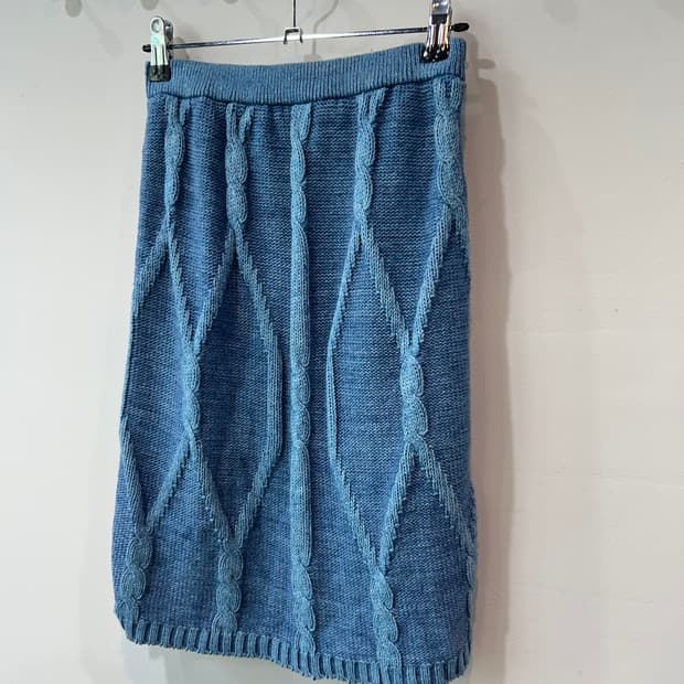 케이블 니트 스커트