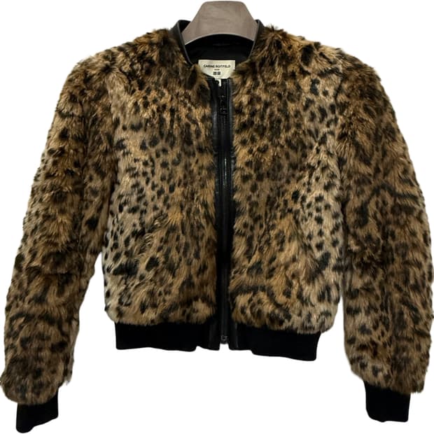 UniqloX CARINE ROITFELD 갸루 호피 퍼자켓