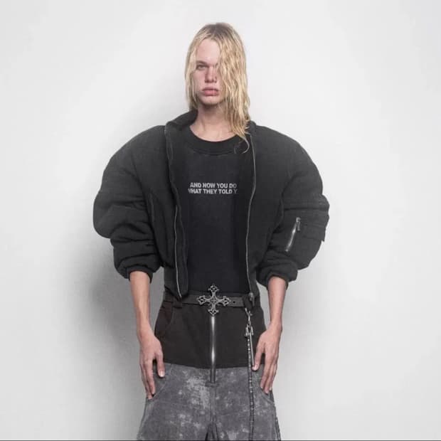 ARNO DE FRANCE 25ss 크롭 후드 머슬 봄버