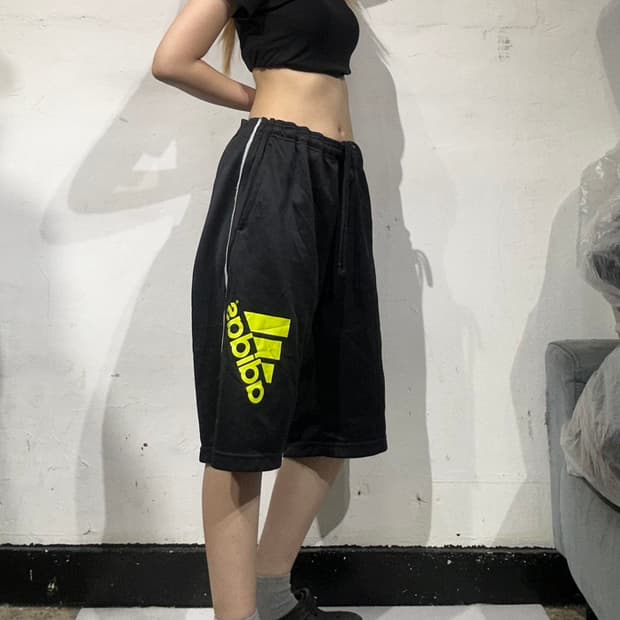 아디다스 블랙 빅 로고 사이드 라인 반바지 버뮤다 팬츠 L