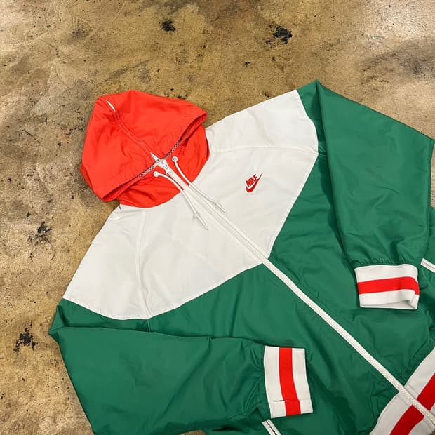 [정품/M] 나이키 바람막이 그린 화이트 레드 b19