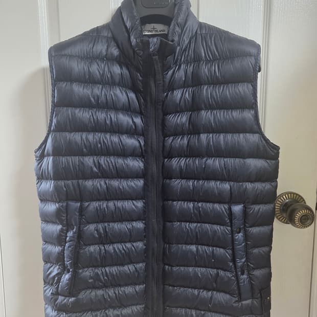 [M]스톤아일랜드 가먼트다이디드 경량 패딩 베스트