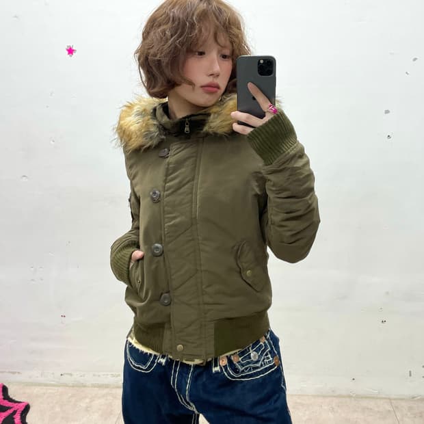 Shirring Khaki Cropped Padded Jacket 