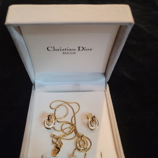 크리스찬디올 금장 목걸이 + 귀걸이 세트