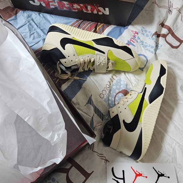 나코탭 나이키 트래비스스캇 점프맨 잭 285사이즈