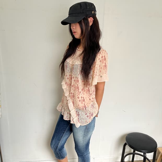 frill pattern blouse