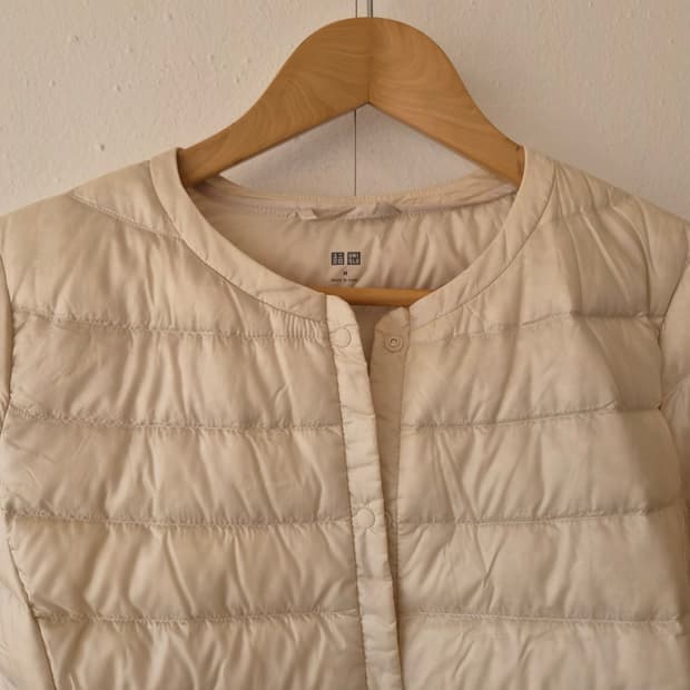 유니클로 여성 라운드경량패딩 M사이즈