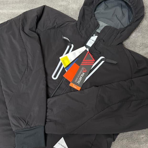 AND WANDER 앤드원더 알파 에어 후디 자켓
