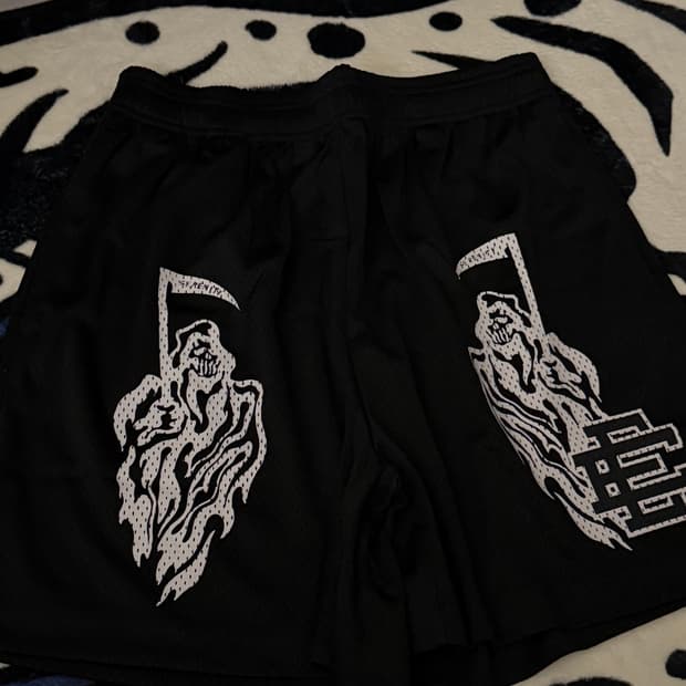 에릭 엠마누엘 x워렌로타스 쇼츠