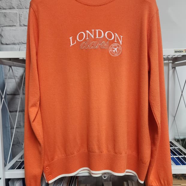 닥스 여성골프니트 99/66 라운드넥 레터 자수 MM07