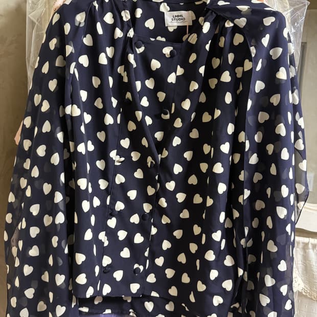 lmml studio 하트 블라우스 새상품 판매합니다