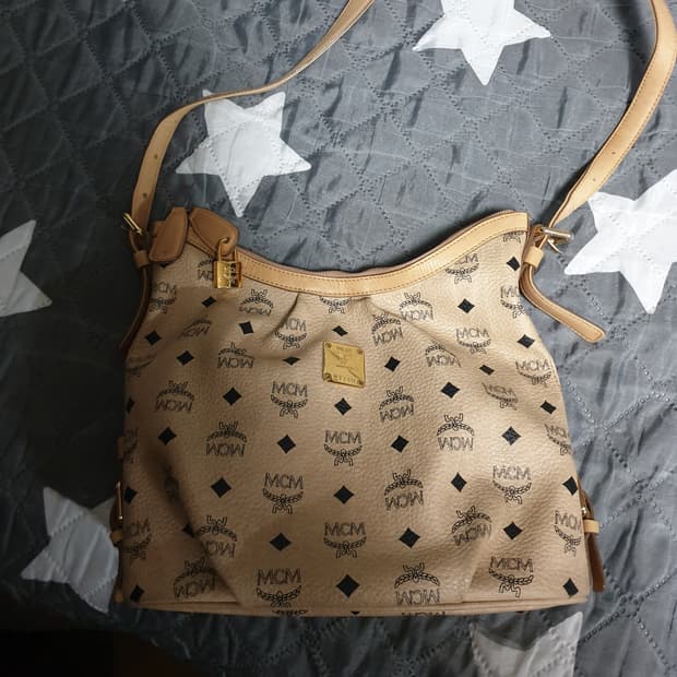 MCM 비세토스 연아백 숄더백 크림 (M)