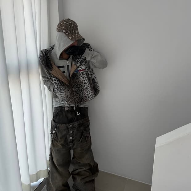 ANOMALIES DEPARTMENT FUR SPURRED VEST