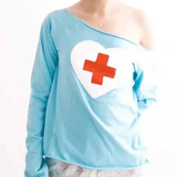 샵페어리 크로스 하트 컷오프 티셔츠 민트 구해요!