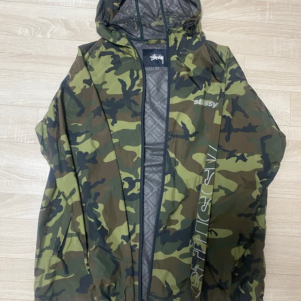 스투시 카모패턴 바람막이