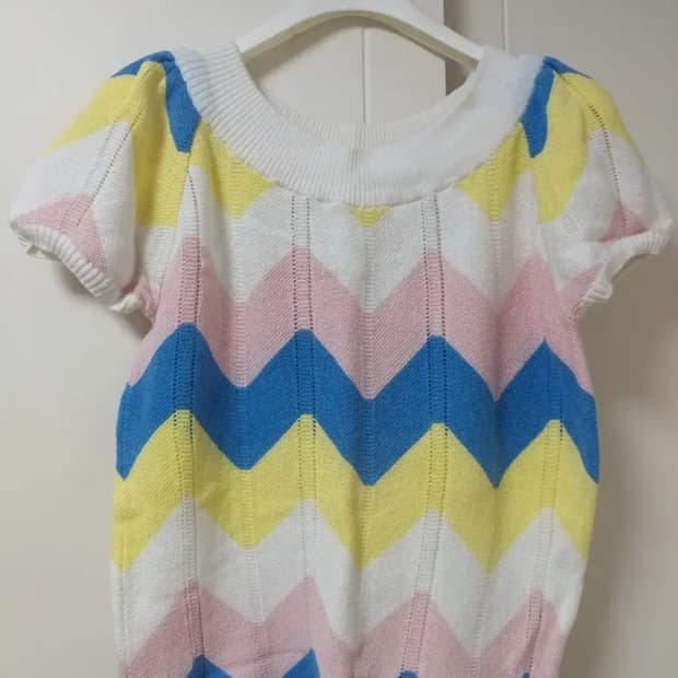 클라이드엔 퍼프소매 반팔 니트