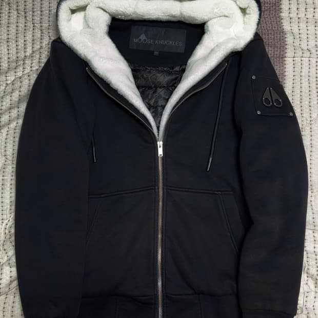 [M] 무스너클 버니스웨터 은장 새상품급