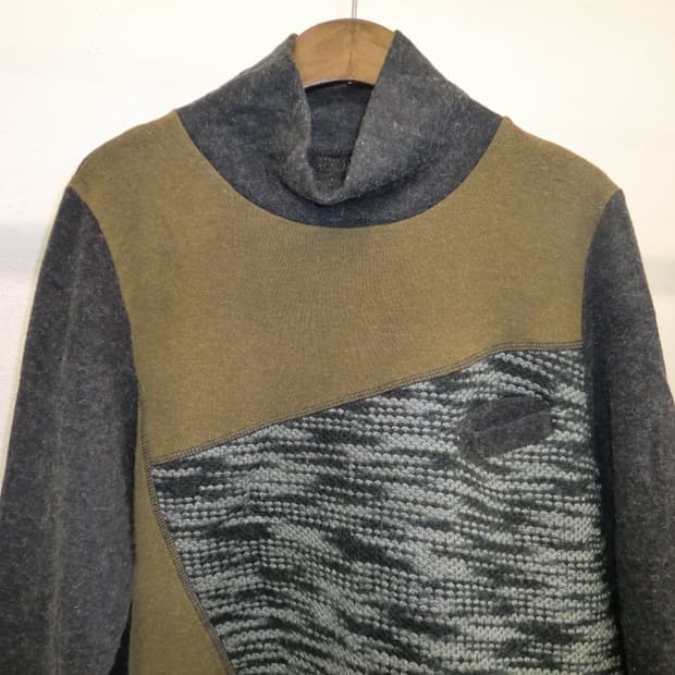 Patch turtle neck T