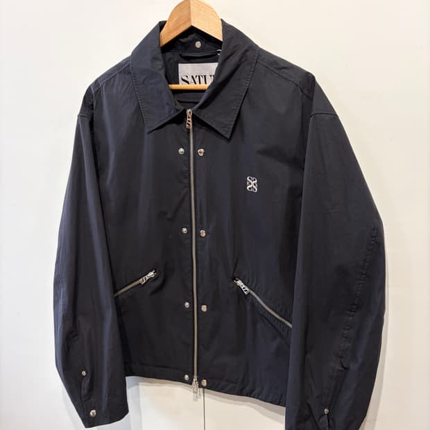 세터 테오 스냅 코치 자켓