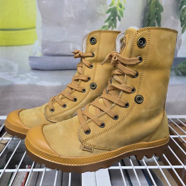 팔라디움 여성 워커부츠 235 배기 방한부츠 HB23