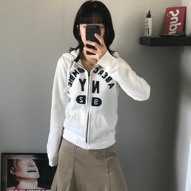 아베크롬비 중앙 자수 로고 화이트 후드집업