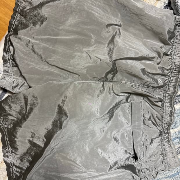 스톤아일랜드 22ss 나일론메탈 반바지 아이스 M