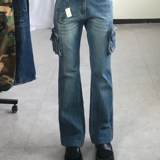 Out pocket point pants