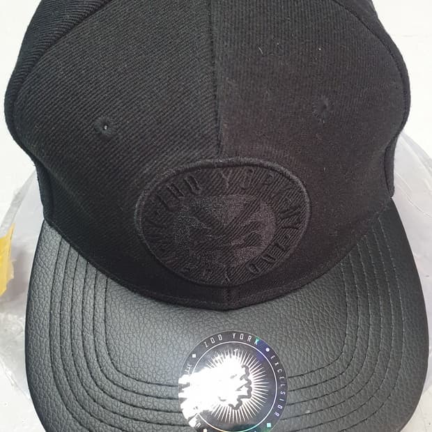 Zoo York 검정색 모자