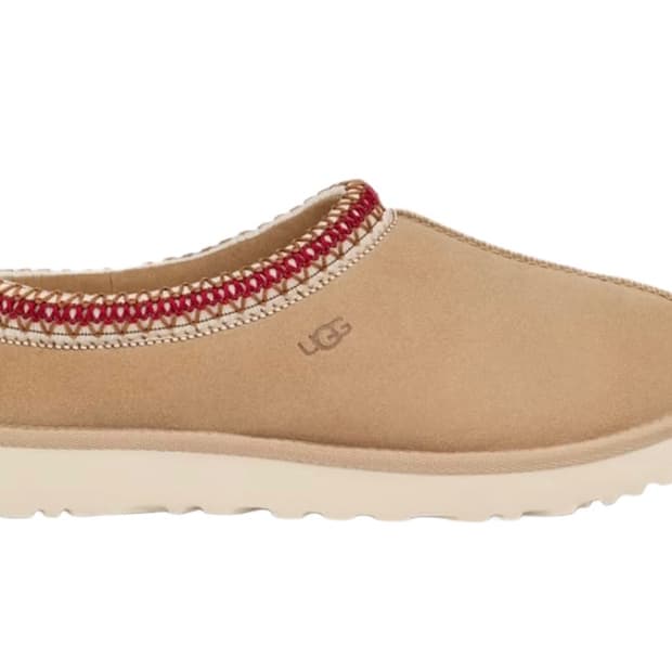 UGG 어그 / 타스만 슬리퍼 샌드 다크체리 / 230(6)