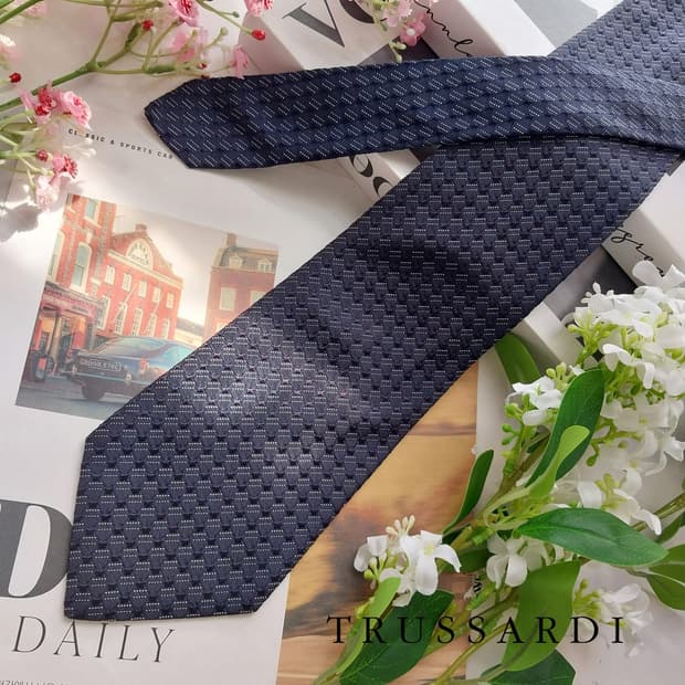 트루사르디 네이비 자카드 패턴 넥타이 9.2cm A+등급 K2393
