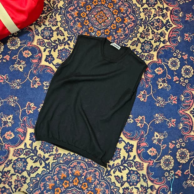 질샌더(Jilsander) 베이직 디테일 간절기 니트 베스트 40size