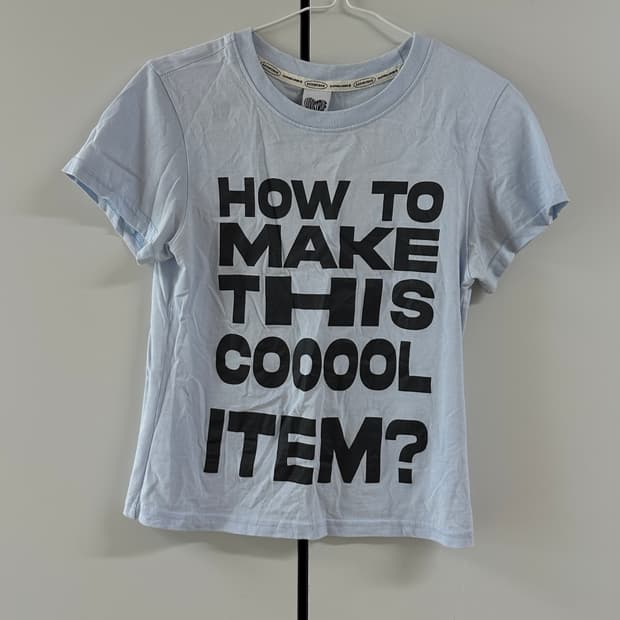 러브이즈트루 반팔티셔츠