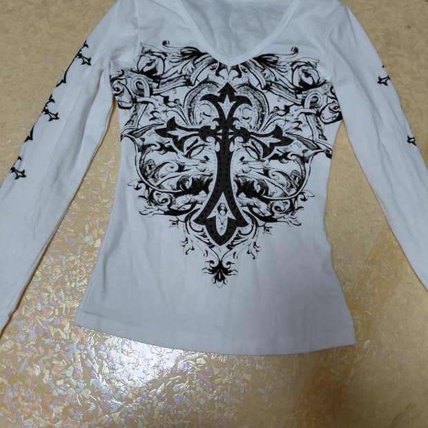 고스 펑크 롱슬리브 십자가 문신 기본티