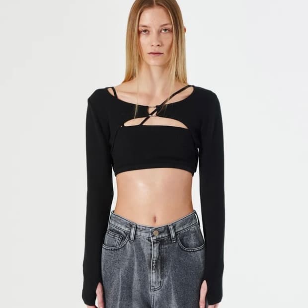 다이애그널 메탈 링 니트 볼레로 탑 블랙