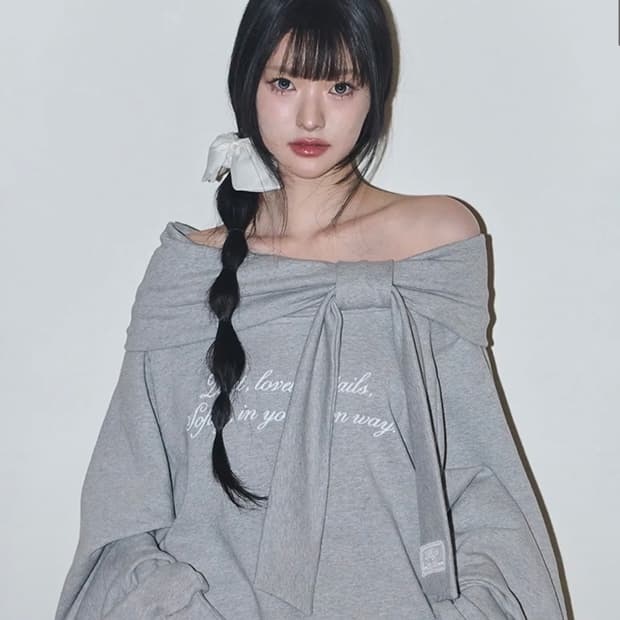 일리고 퓨어 보우 오프숄더 맨투맨 멜란지 그레이