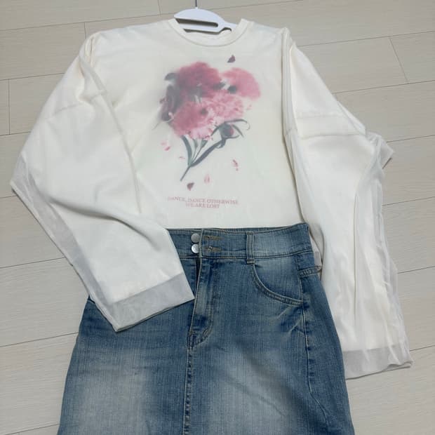 우영미 플라워패턴 메쉬 맨투맨