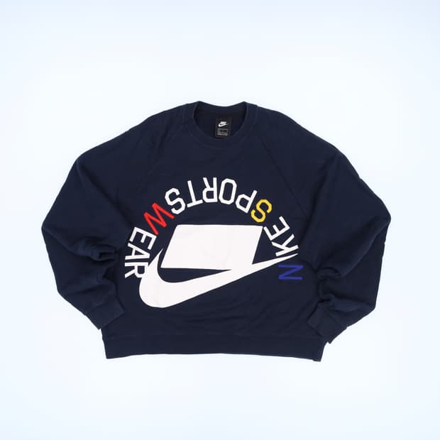 100 나이키 NSW 오버핏 맨투맨 N7417