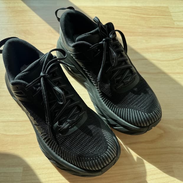 HOKA 호카 정품 본디 7 블랙 여성용 235