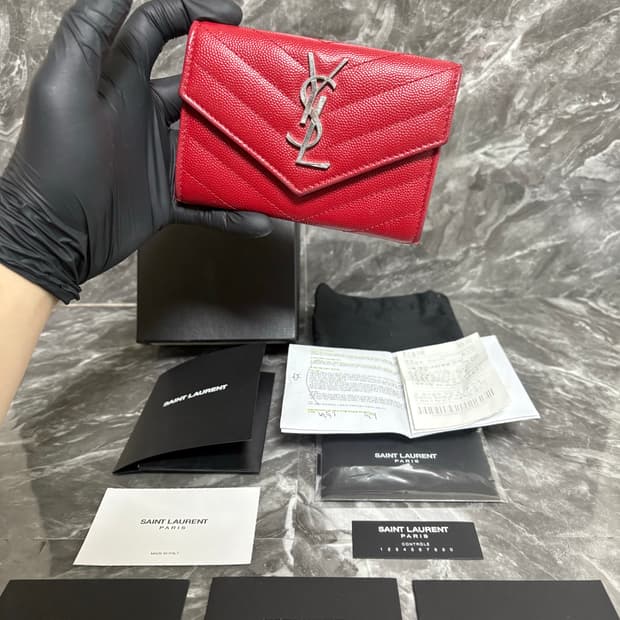 입생로랑 엔벨로프 마틀라세 반지갑