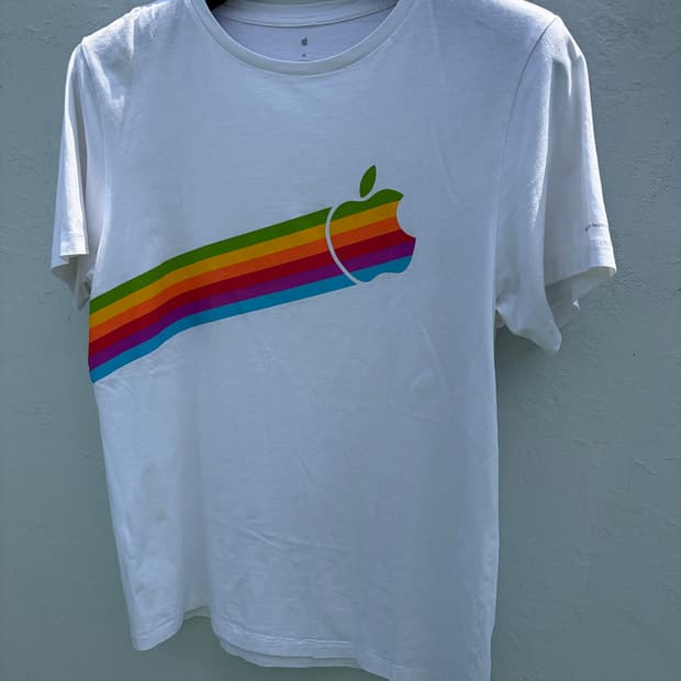 Apple promo rainbow t shirts(애플 파크 프로모티)