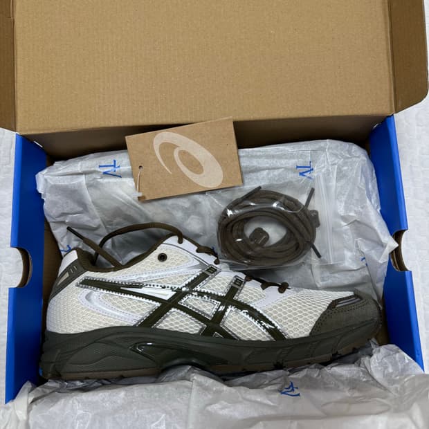 아식스 X 템테이션 베케이션 젤 트레이너 14