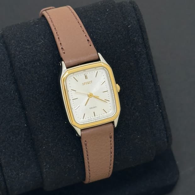 세이코 스피릿 쿼츠 시계
