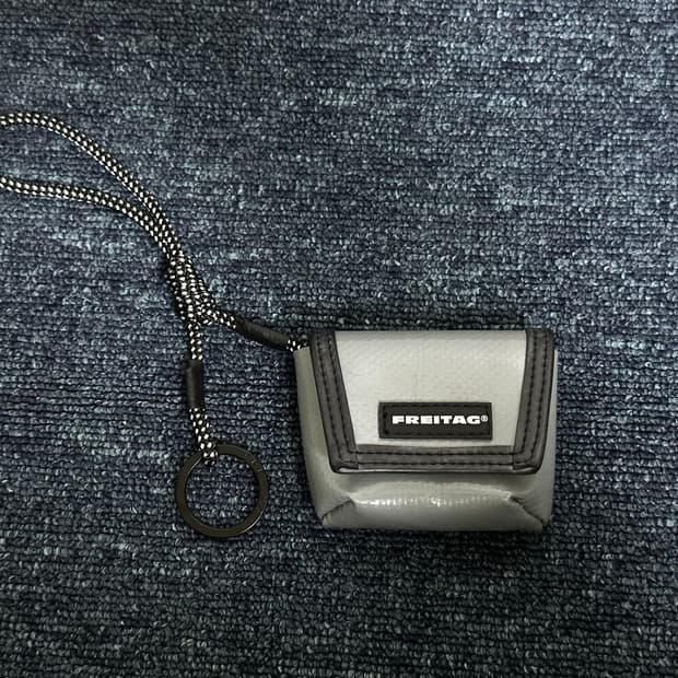 새제품 Freitag 프라이탁 미니 키링 판매(에어팟파우치)