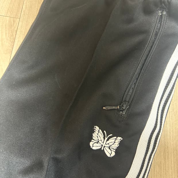 니들스 트랙팬츠 검흰 스트레이트핏 S