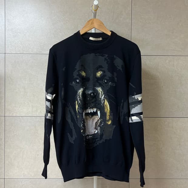 지방시 15ss 로트와일러 니트