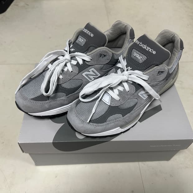 [255] 뉴발란스 992 그레이 U992GY