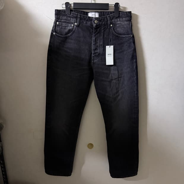 AMI 아미 스트레이트 크롭 블랙진 29(새제품)