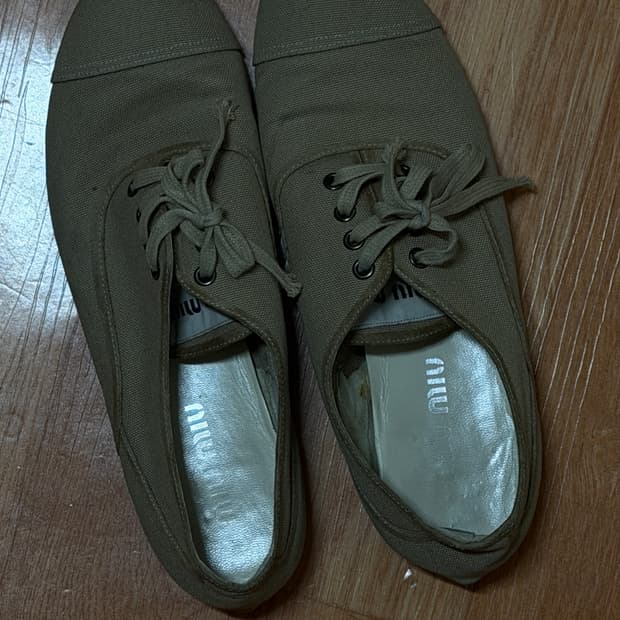 40 miumiu 플랫 스니커즈